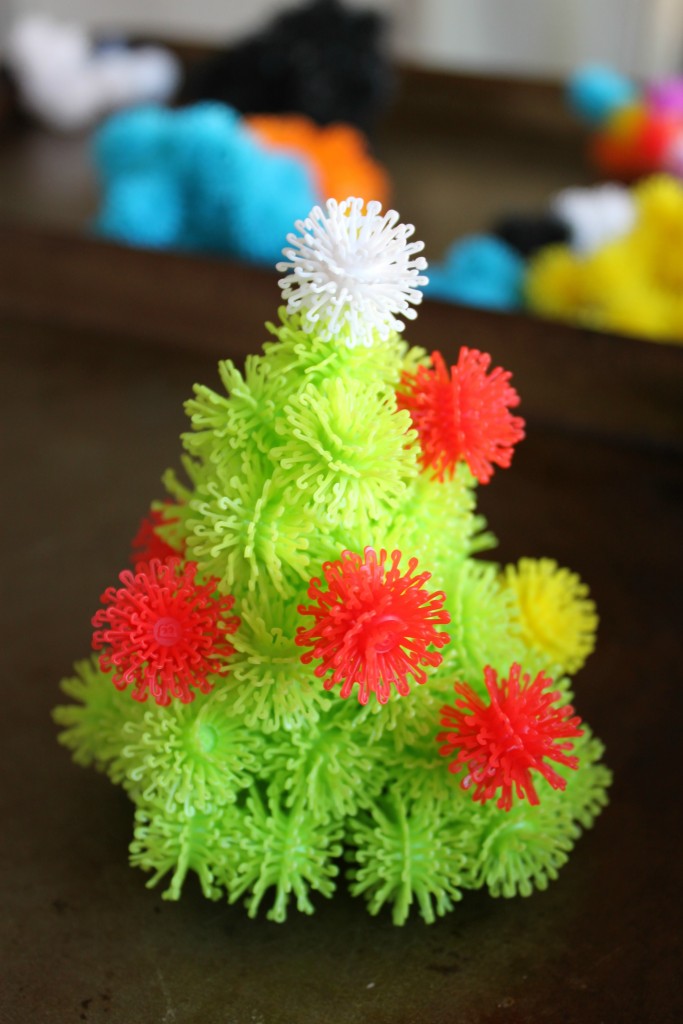 building a Christmas tree with Bunchems