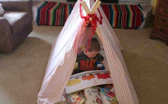 Create an easy DIY Play Tent and Reading Nook FB